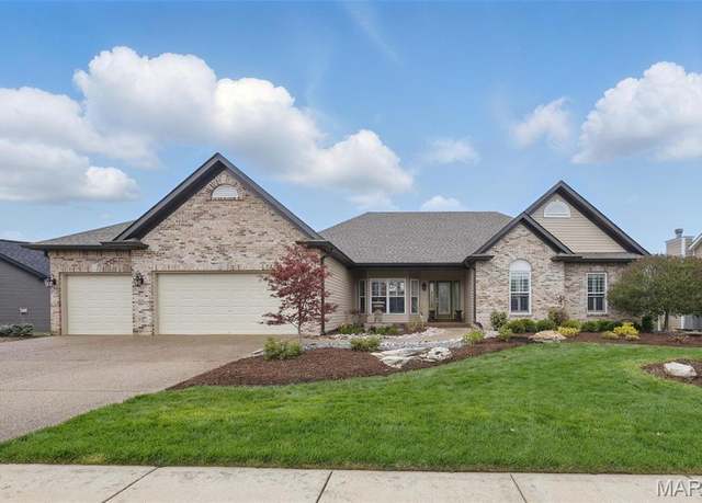 Property at 3101 Bear View Ct, Wentzville, MO 63385, 5 beds, 3 baths