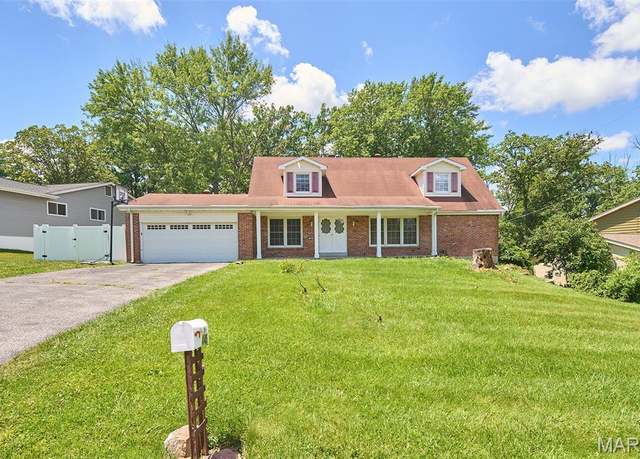 Property at 449 Wildwood Pkwy, Ballwin, MO 63011, 4 beds, 2 baths