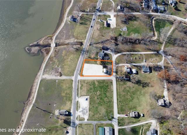 Property at 1100 W Main St, Grafton, IL 62037, 1 bed, 1 bath