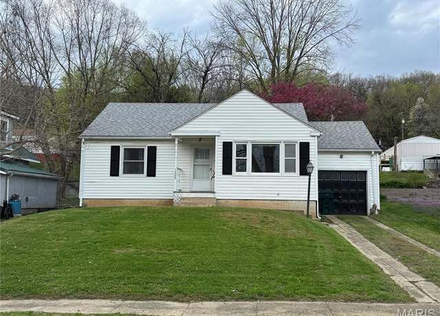 Property at 1305 Tennessee St, Louisiana, MO 63353, 2 beds, 1 bath