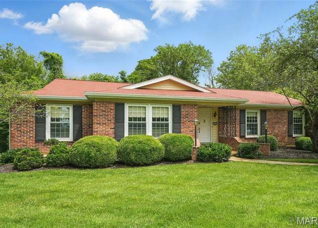 Property at 310 Wildbrier Dr, Ballwin, MO 63011, 4 beds, 3 baths