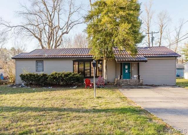 Property at 2715 Chrysler St, Cape Girardeau, MO 63701, 3 beds, 1 bath