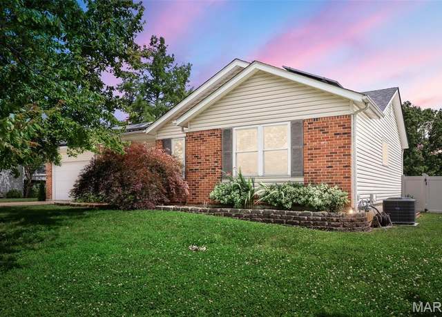 Property at 104 Maywood Ct, St Peters, MO 63376, 3 beds, 2 baths