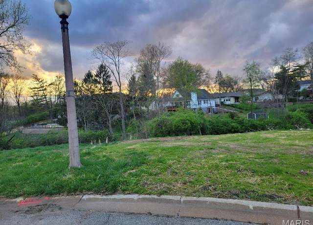 Property at 3 Summit Sta, St Charles, MO 63303