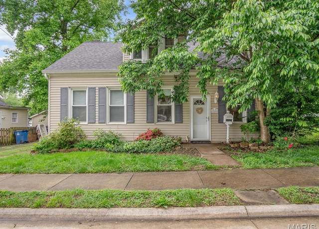 Property at 244 Brackett St, Belleville, IL 62226, 3 beds, 3 baths