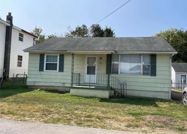 Property at 637 E Daniels St, Piedmont, MO 63957, 2 beds, 1.5 baths