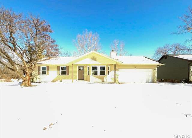 Property at 38 N Lang Dr, O'fallon, MO 63366, 3 beds, 2.5 baths