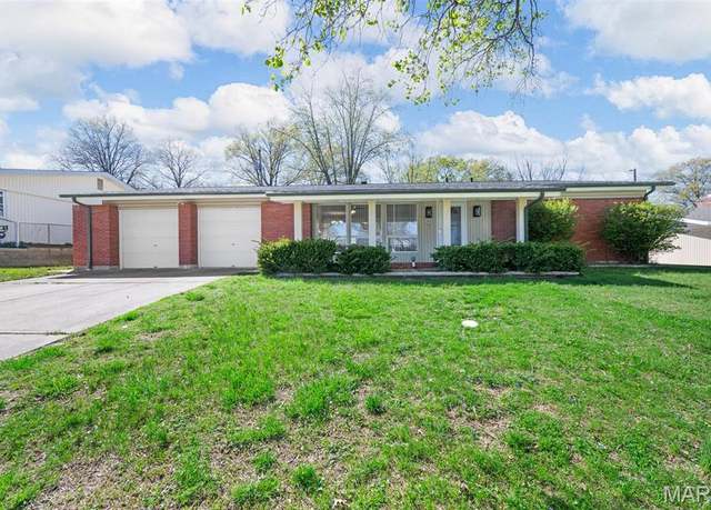 Property at 2911 Hubert Dr, St Louis, MO 63125, 4 beds, 2 baths