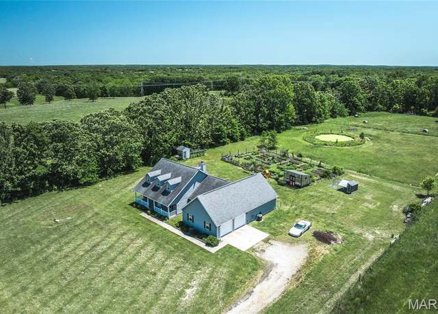 Property at 26050 Rockport Rd, Richland, MO 65556, 4 beds, 2 baths