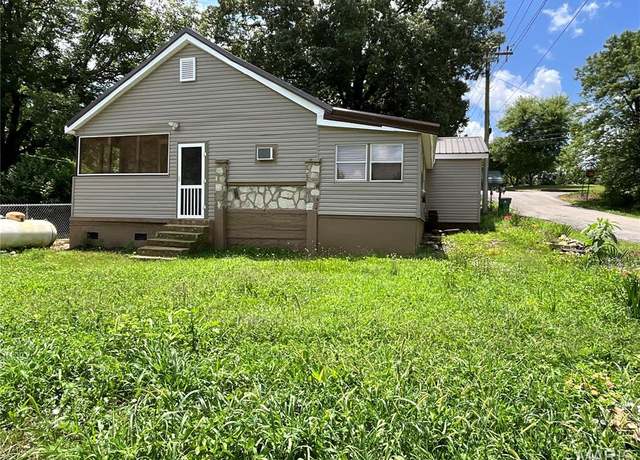 Property at 929 Race St, Thayer, MO 65791, 3 beds, 1 bath