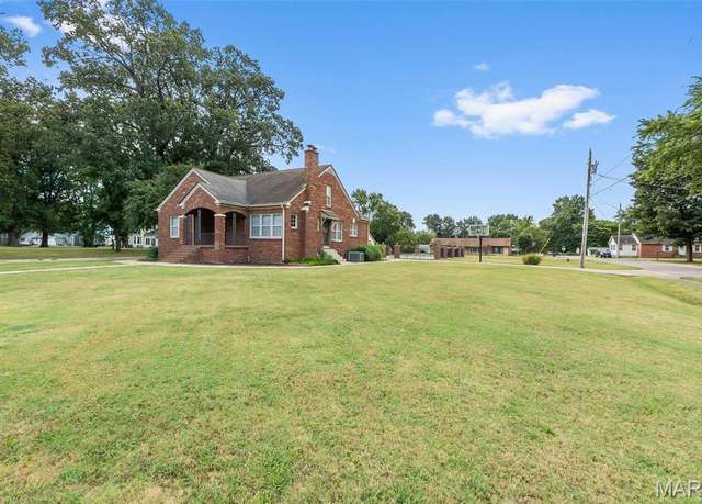 Property at 612 West Sturdivant St, Advance, MO 63730, 3 beds, 3 baths