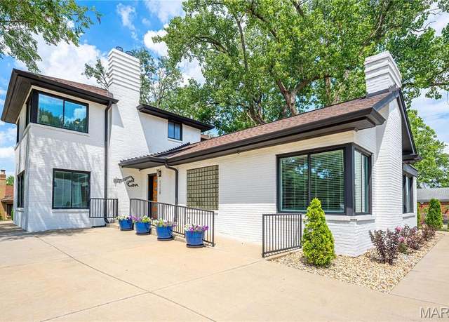 Property at 1118 S Laclede Station Rd, St Louis, MO 63119, 4 beds, 4 baths