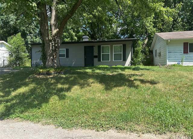Property at 120 Saint Robert Dr, Cahokia, IL 62206, 3 beds, 1 bath