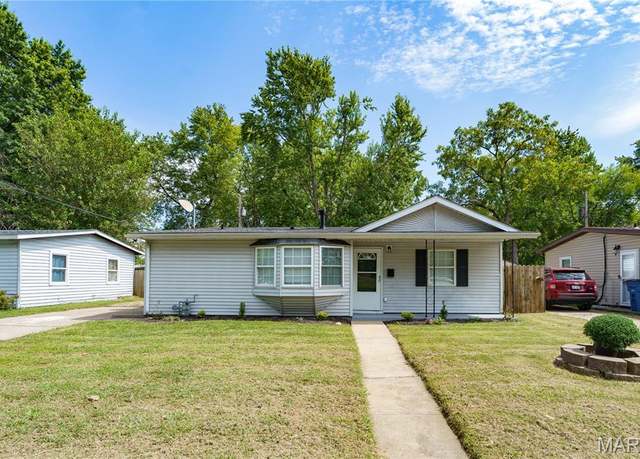 Property at 2928 Dale Ave, Granite City, IL 62040, 3 beds, 2 baths