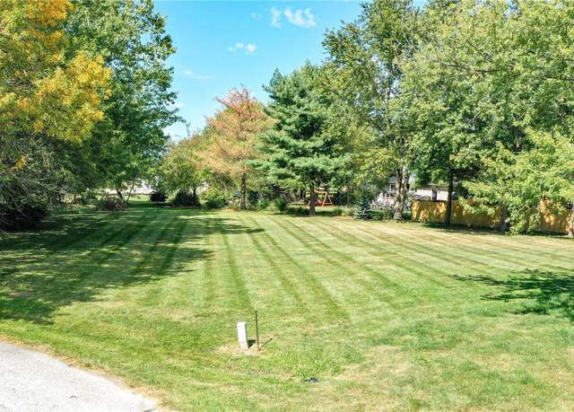 Property at 32 Sugarwood Ct, Jerseyville, IL 62052
