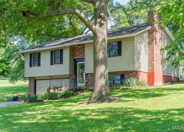 Property at 1003 Marilyn Ct, Washington, MO 63090, 3 beds, 2.5 baths