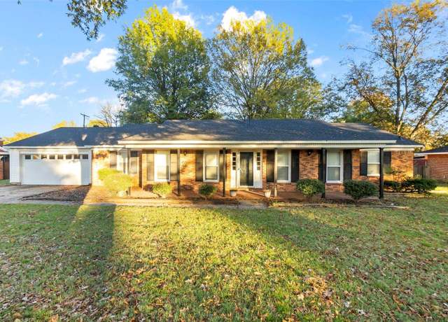 Property at 600 Butler, Kennett, MO 63857, 3 beds, 3 baths