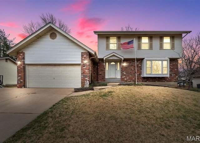 Property at 2915 Coram Dr, St Louis, MO 63129, 3 beds, 2.5 baths