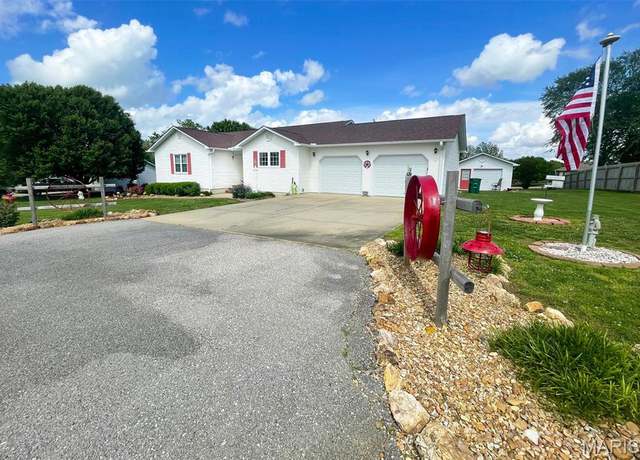 Property at 11652 Two Mile Rd, Dexter, MO 63841, 3 beds, 2 baths