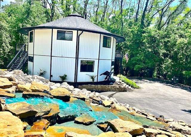 Property at 5115 Clifton Terrace Rd, Godfrey, IL 62035, 3 beds, 2.5 baths