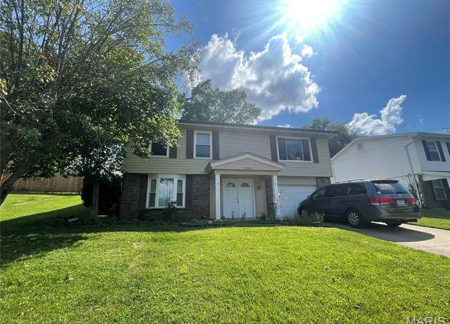 Property at 2543 Wesford Dr, Maryland Heights, MO 63043, 4 beds, 2.5 baths