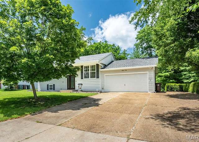 Property at 1440 Riverside Dr, Fenton, MO 63026, 3 beds, 2 baths