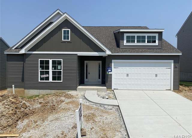 Property at 207 Kreder Ln, St Charles, MO 63304, 3 beds, 2.5 baths