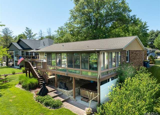 Property at 36 Shore Dr SW, Edwardsville, IL 62025, 3 beds, 2 baths