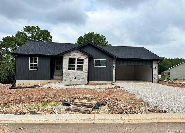Property at 404 Breckenridge Dr, Waynesville, MO 65583, 4 beds, 3 baths