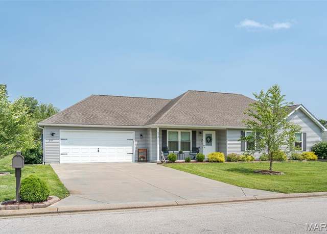 Property at 872 Saint Andrews Dr, Union, MO 63084, 3 beds, 2 baths