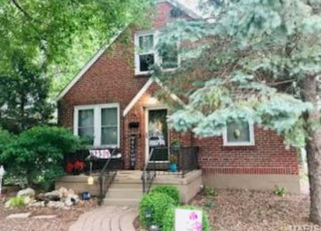 Property at 1122 Tompkins St, St Charles, MO 63301, 3 beds, 2 baths