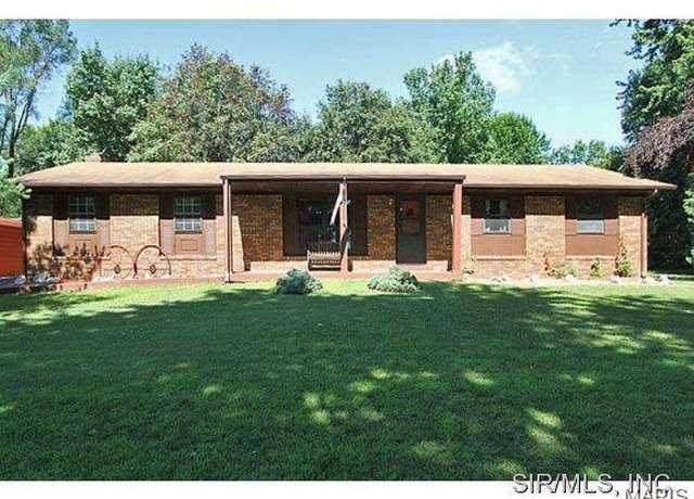 Property at 877 Longhi Rd, Collinsville, IL 62234, 3 beds, 1.5 baths