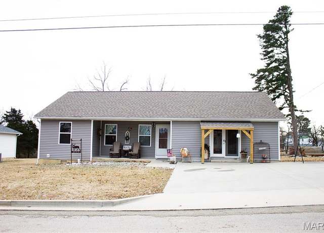 Property at 1303 W Coffman St, Salem, MO 65560, 3 beds, 2 baths