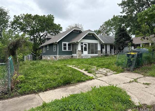 Property at 2247 E 69th Ter, Kansas City, MO 64132, 3 beds, 1.5 baths