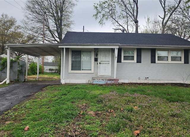 Property at 10431 Presley Dr, St Louis, MO 63137, 2 beds, 2 baths