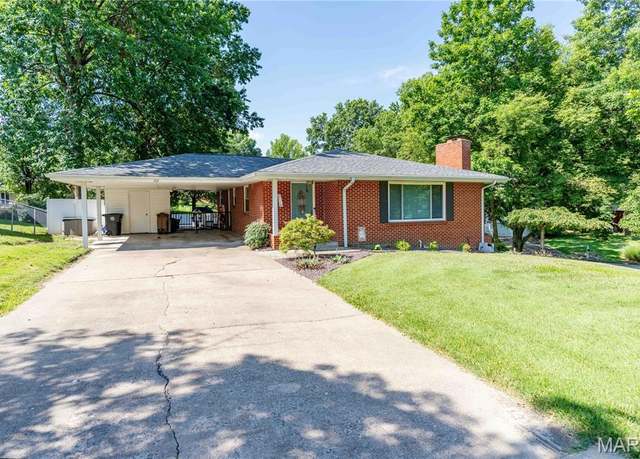 Property at 1717 Colonial St, Cape Girardeau, MO 63701, 4 beds, 3 baths