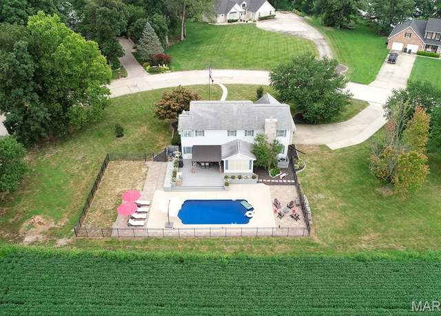 Property at 5148 Live Oak Dr, Smithton, IL 62285, 4 beds, 2.5 baths