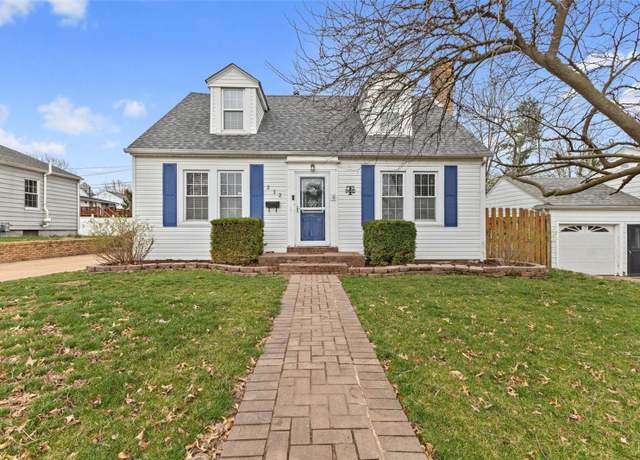 Property at 212 W Washington St, Columbia, IL 62236, 3 beds, 2 baths