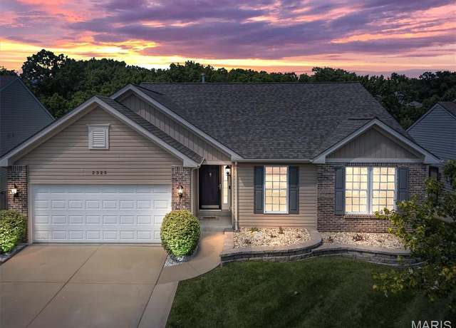 Property at 2325 Windsor Castle Dr, Imperial, MO 63052, 4 beds, 3 baths