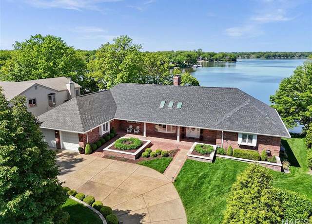 Property at 27 Lake Forest Cir, Lake St Louis, MO 63367, 4 beds, 3.5 baths