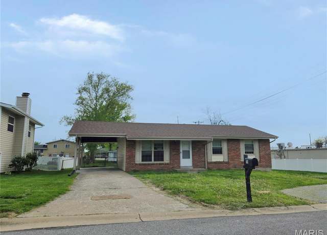 Property at 78 Country Hill Rd, St Peters, MO 63376, 3 beds, 1.5 baths