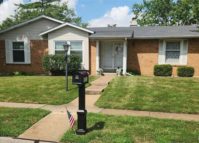 Property at 5371 Stonehurst Dr, St Louis, MO 63129, 3 beds, 2 baths