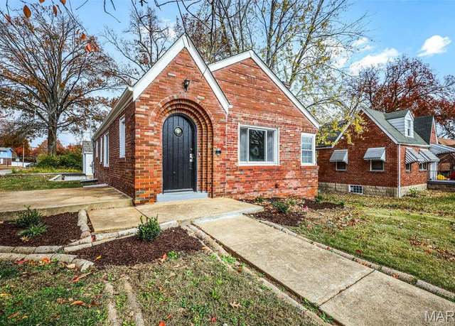Property at 1021 Lakeview Ave, St Louis, MO 63138, 2 beds, 1 bath