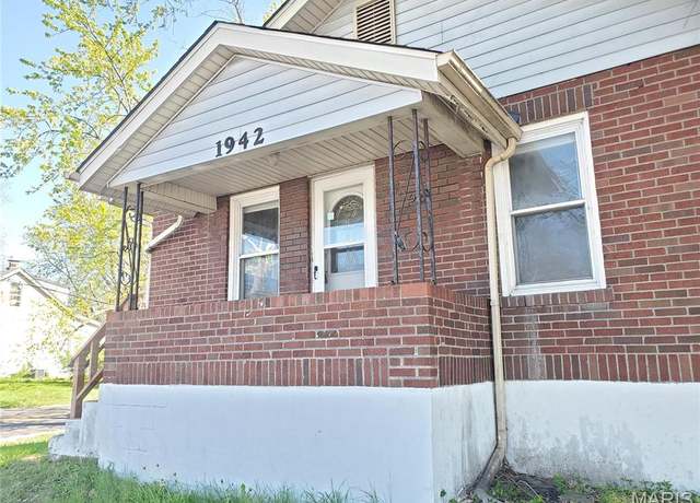 Property at 1942 Chambers Rd, St Louis, MO 63136, 2 beds, 1 bath