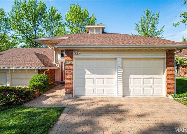 Property at 12952 Autumn View Dr, St Louis, MO 63146, 3 beds, 3 baths