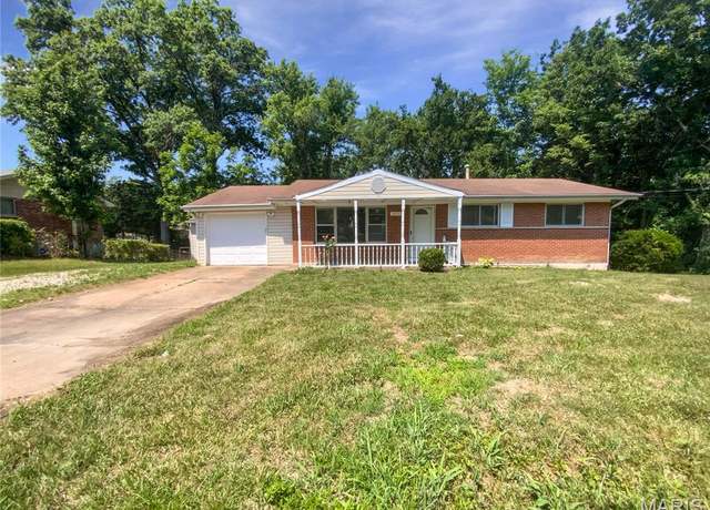 Property at 1829 Center Dr, High Ridge, MO 63049, 3 beds, 1 bath