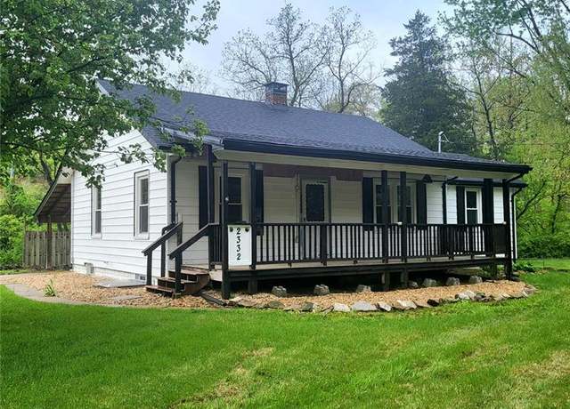 Property at 2332 Llewellyn Rd, Belleville, IL 62223, 3 beds, 2 baths
