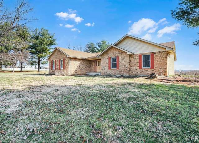 Property at 4842 Indian Hills Dr, Edwardsville, IL 62025, 3 beds, 2.5 baths