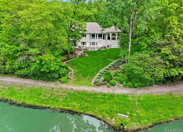 Property at 1206 Wildhorse Parkway Dr, Chesterfield, MO 63005, 6 beds, 4.5 baths