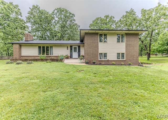 Property at 20193 SW Oakwood Dr, Lebanon, MO 65536, 4 beds, 2.5 baths